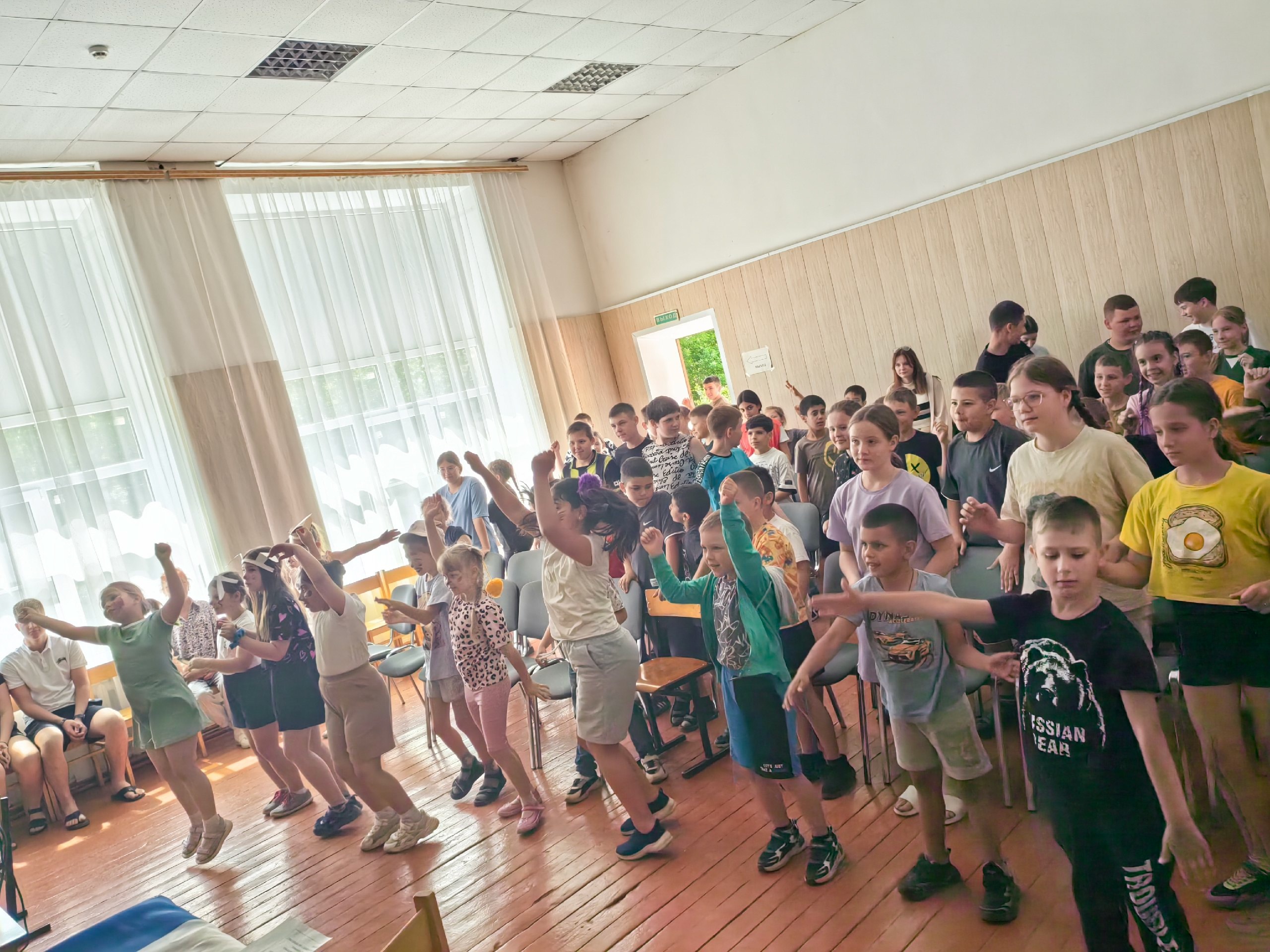 Вновь двери школы в филиале с. Кузьмино-Гать открыты для встречи с воспитанниками лагеря дневного пребывания.